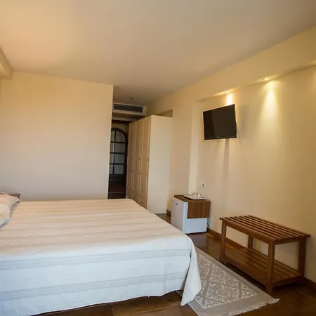 Ξενοδοχείο ελλήνων θέα 4*