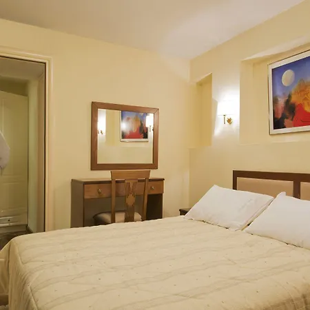 Ξενοδοχείο ελλήνων θέα Αράχωβα