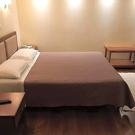 埃利农西娅阿克华酒店 酒店 阿拉霍瓦